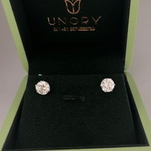 Eterna Solitaire Studs