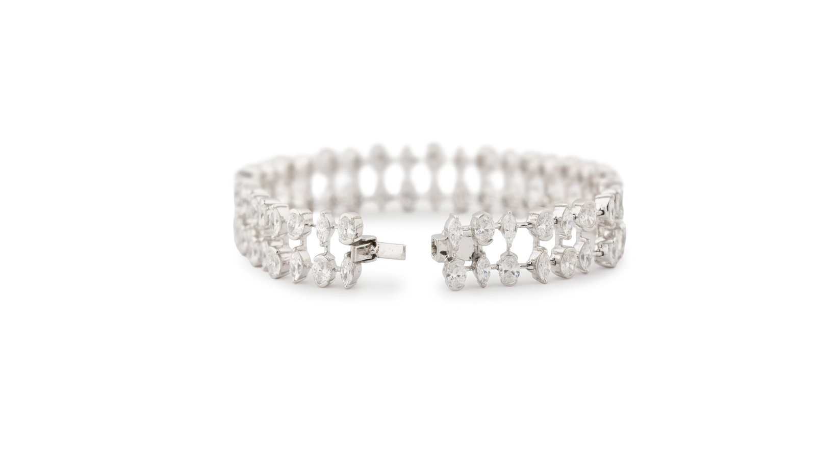 BRACELATE