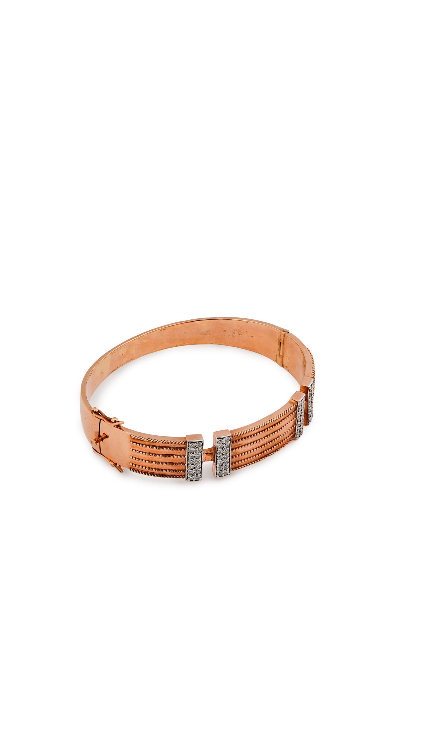 BRACELATE